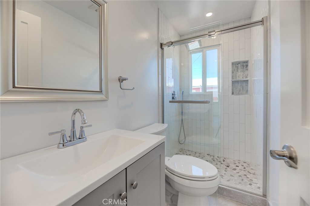 4548 W 156th Street