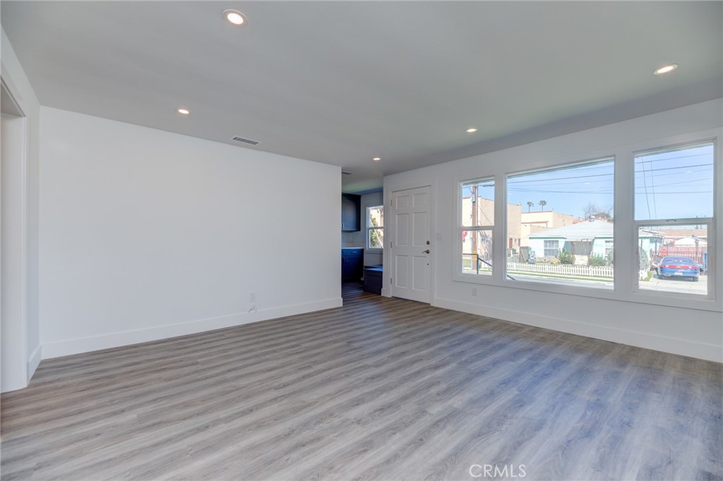 4548 W 156th Street