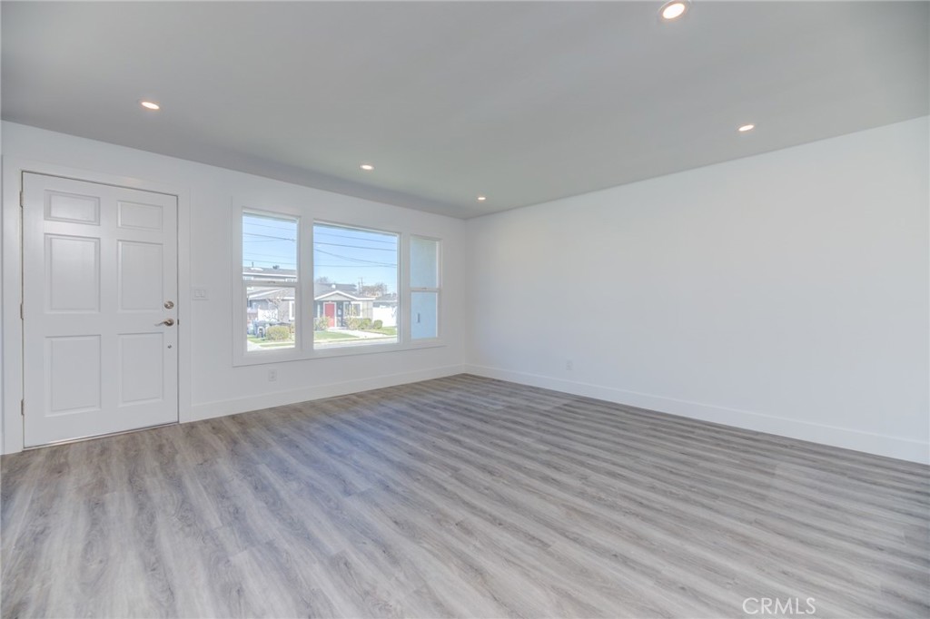 4548 W 156th Street