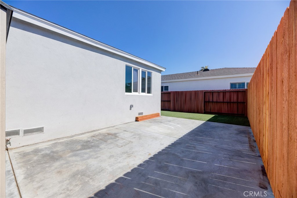 4548 W 156th Street