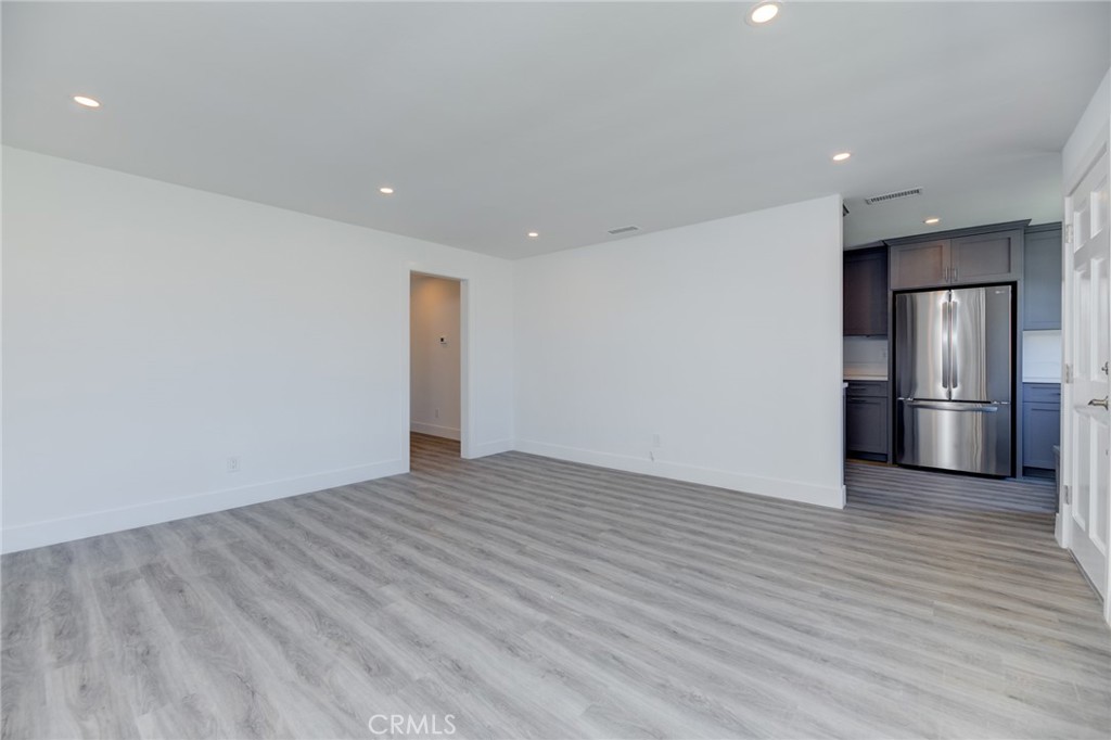 4548 W 156th Street