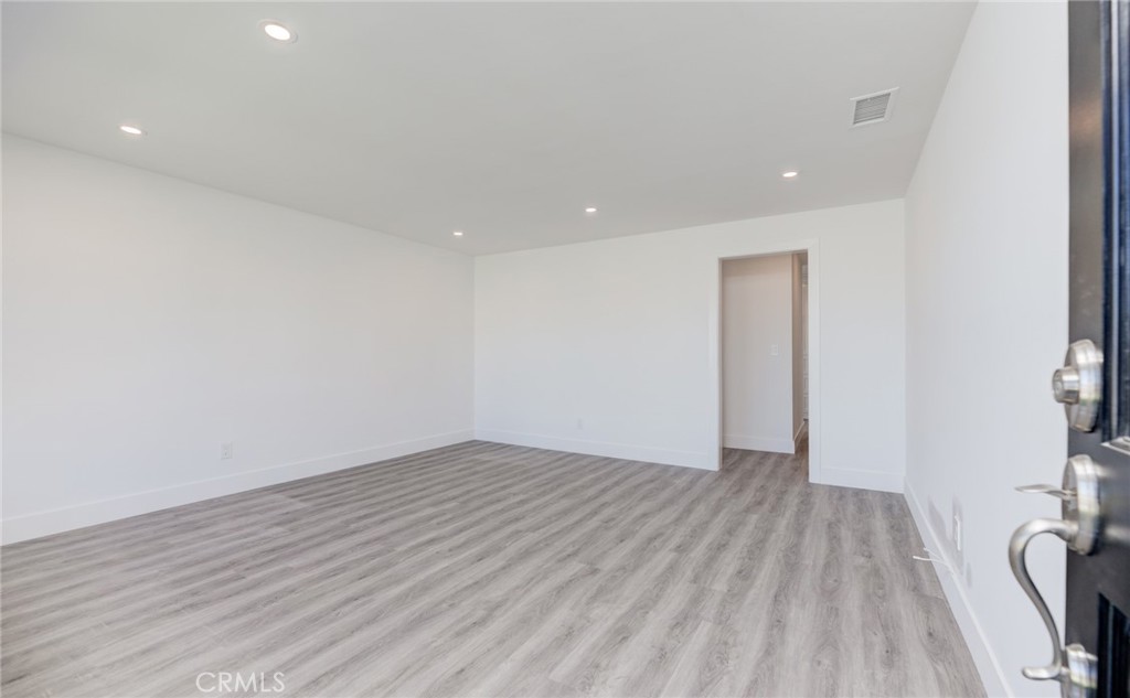 4548 W 156th Street
