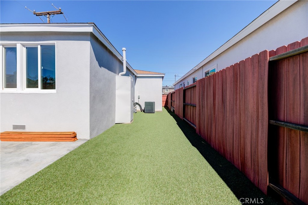 4548 W 156th Street
