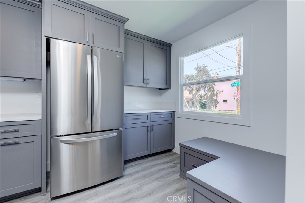 4548 W 156th Street