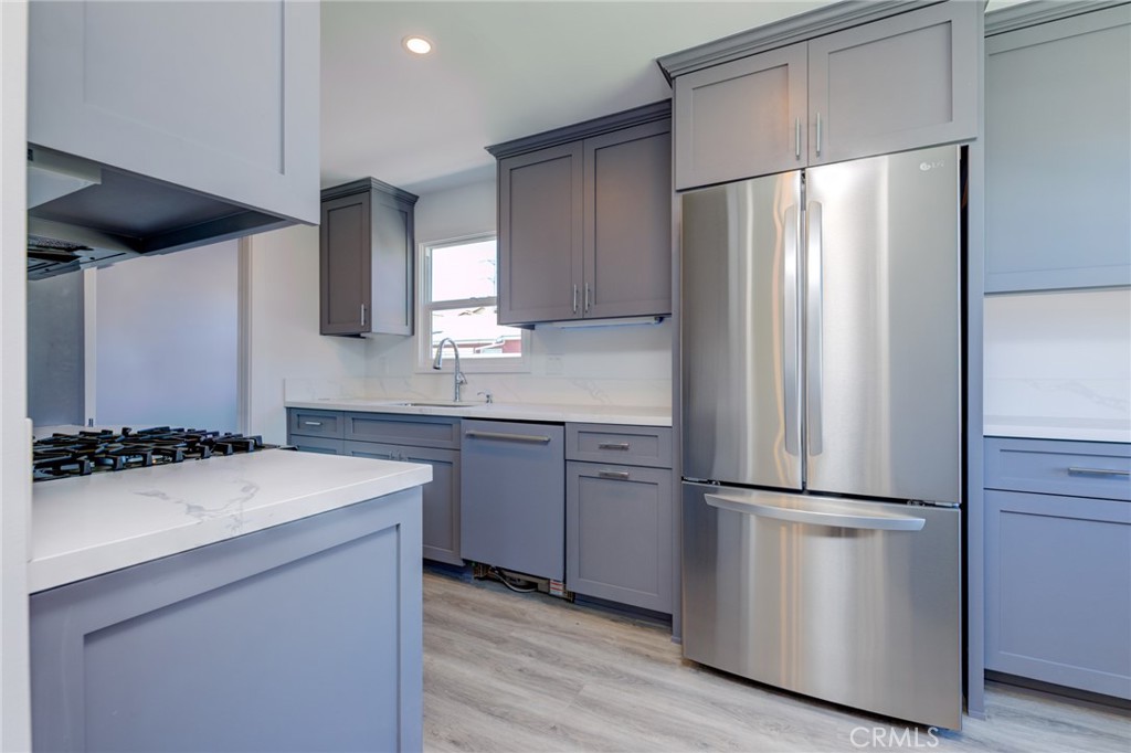 4548 W 156th Street