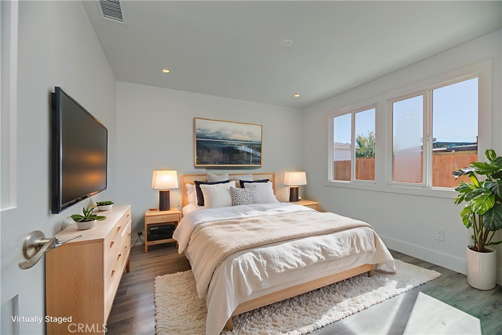 4548 W 156th Street