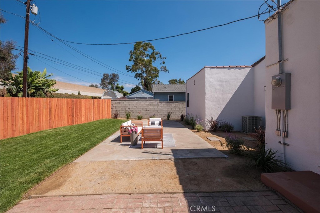 3033 Urban Avenue