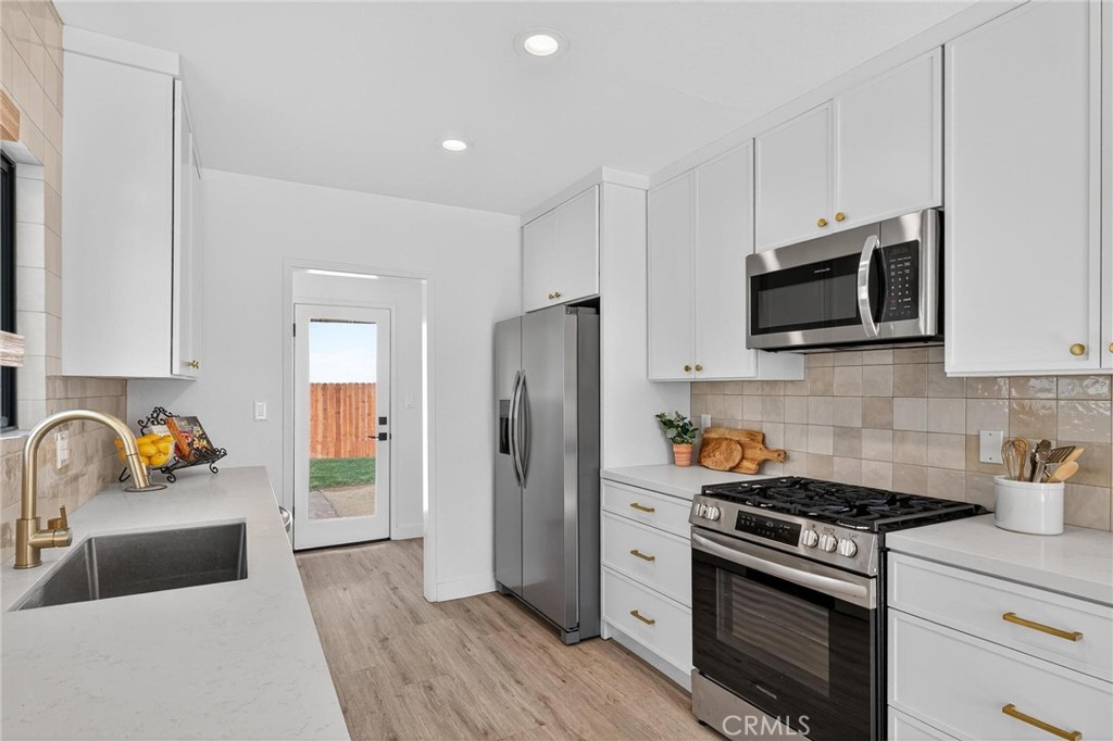 3033 Urban Avenue