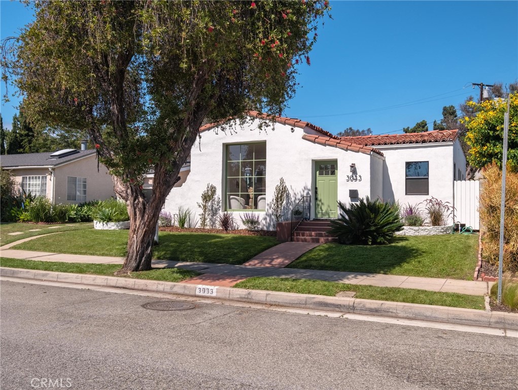 3033 Urban Avenue