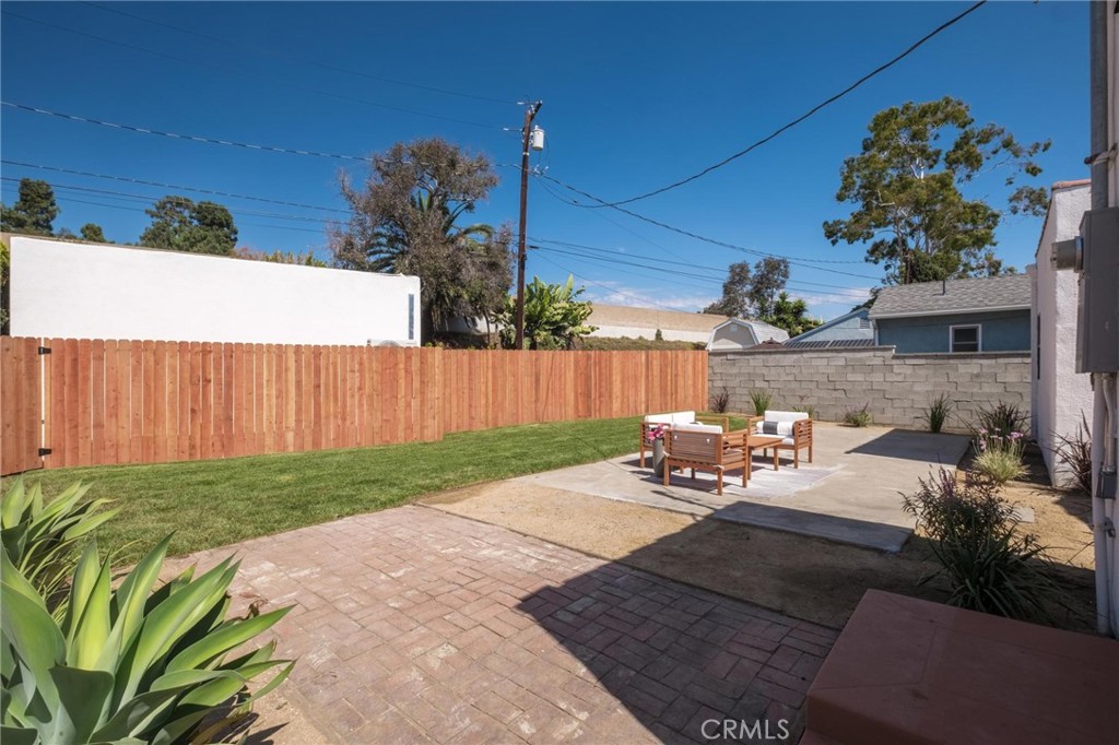 3033 Urban Avenue
