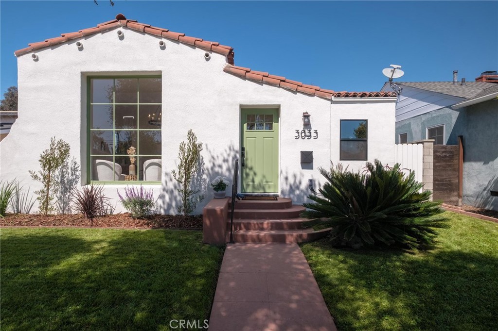 3033 Urban Avenue
