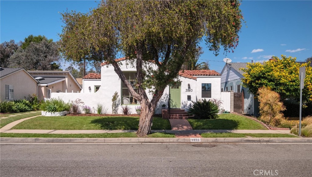3033 Urban Avenue