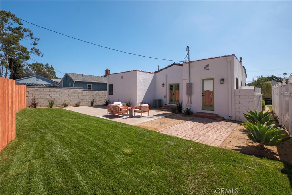 3033 Urban Avenue
