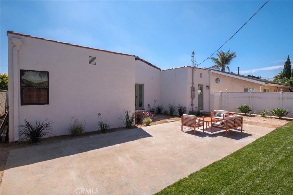3033 Urban Avenue