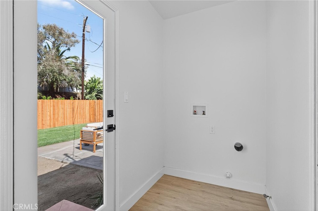 3033 Urban Avenue