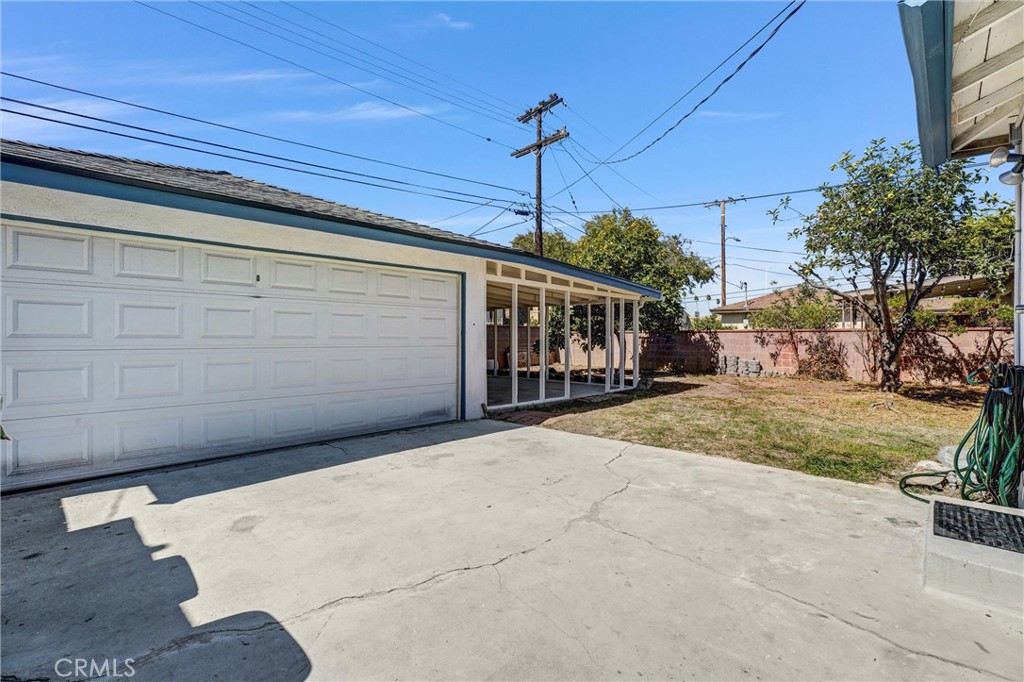 15505 Van Buren Ave.