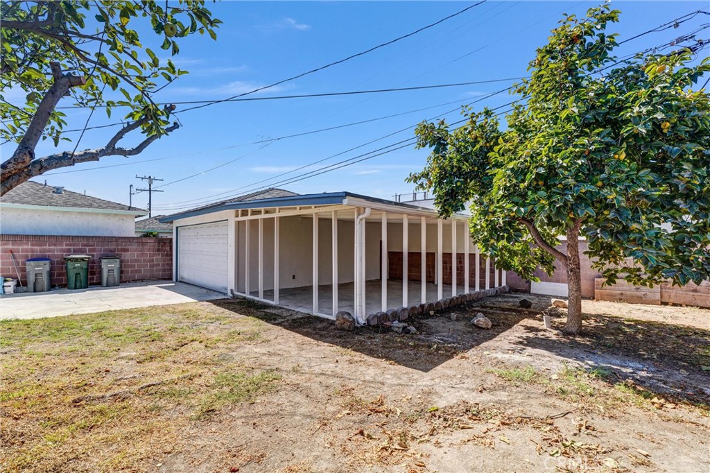 15505 Van Buren Ave.