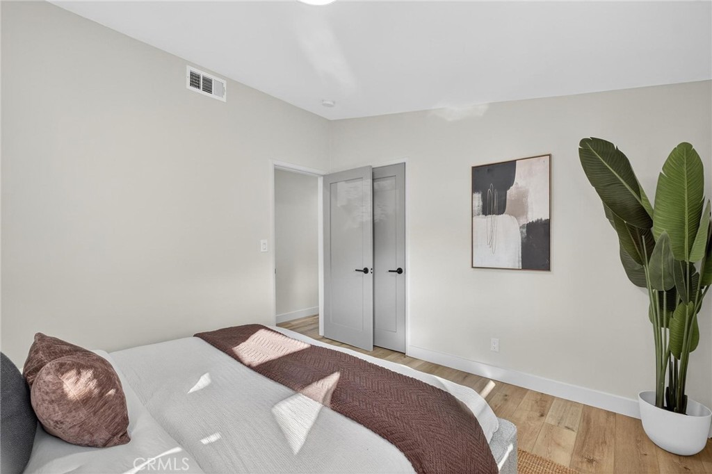 221 Via Los Miradores