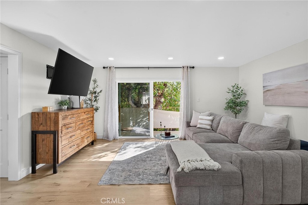 14903 S Normandie 204