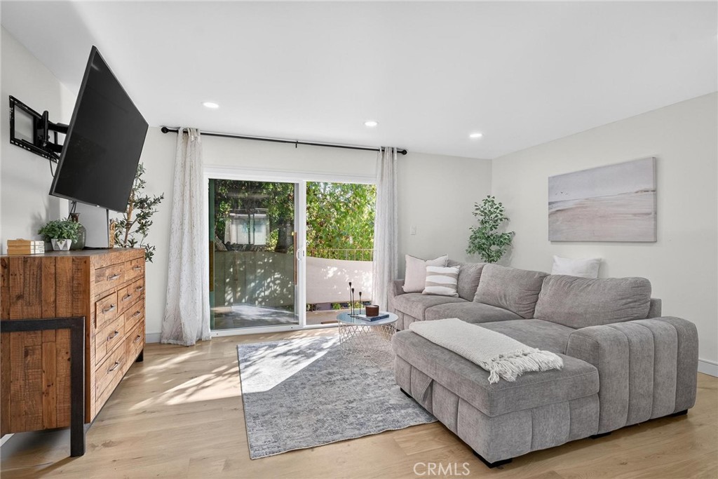 14903 S Normandie 204