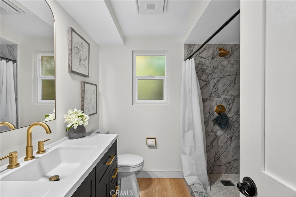 14903 S Normandie 204