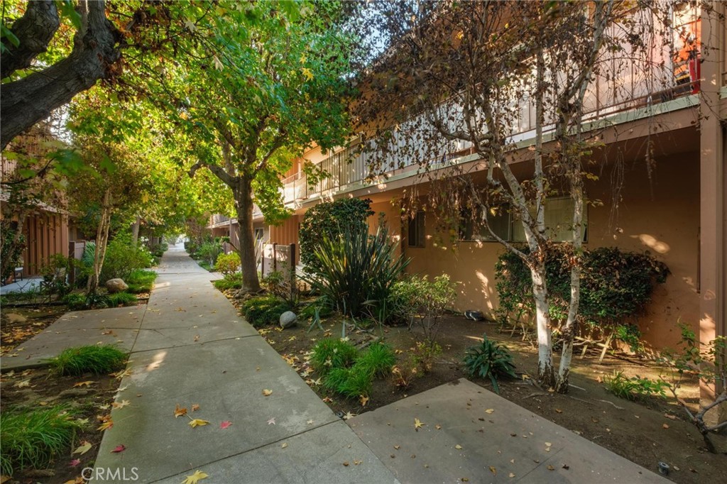 14903 S Normandie 204