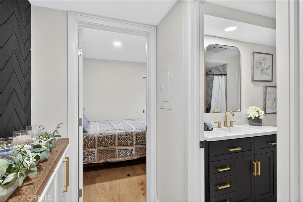 14903 S Normandie 204