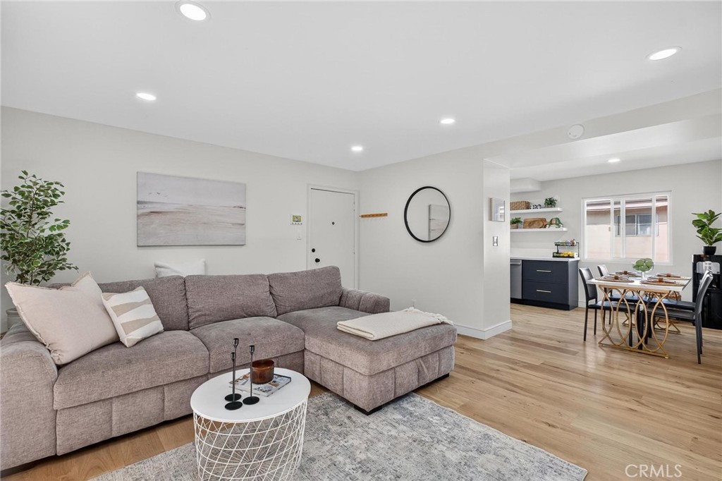 14903 S Normandie 204