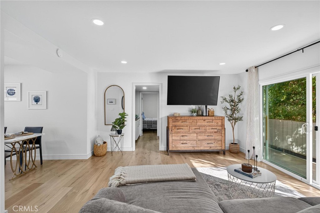 14903 S Normandie 204