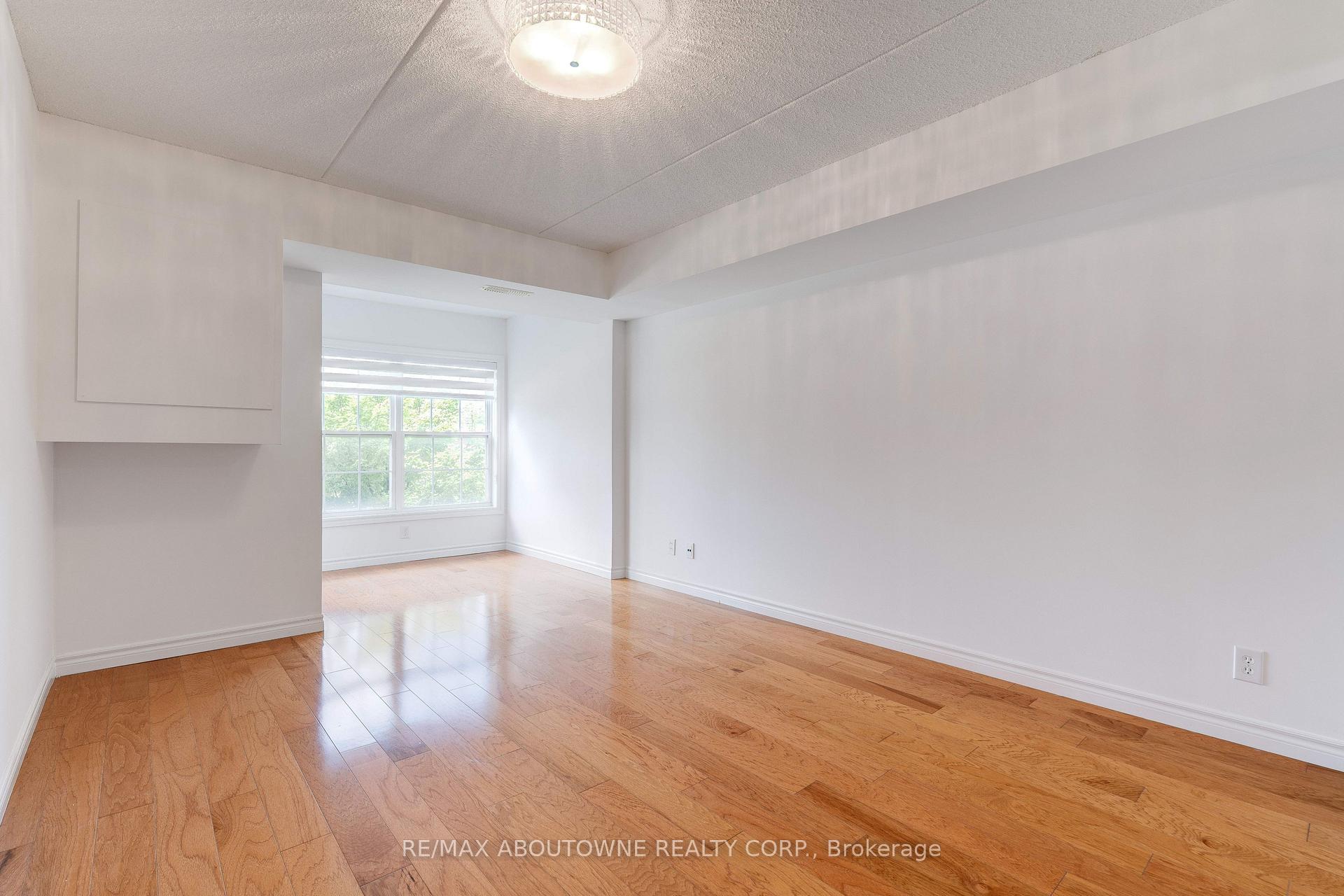 1460 Bishops Gate 212