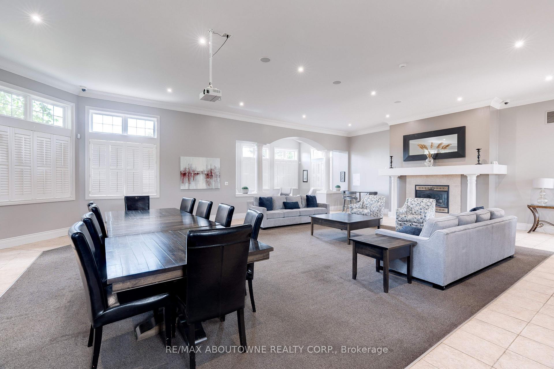 1460 Bishops Gate 212