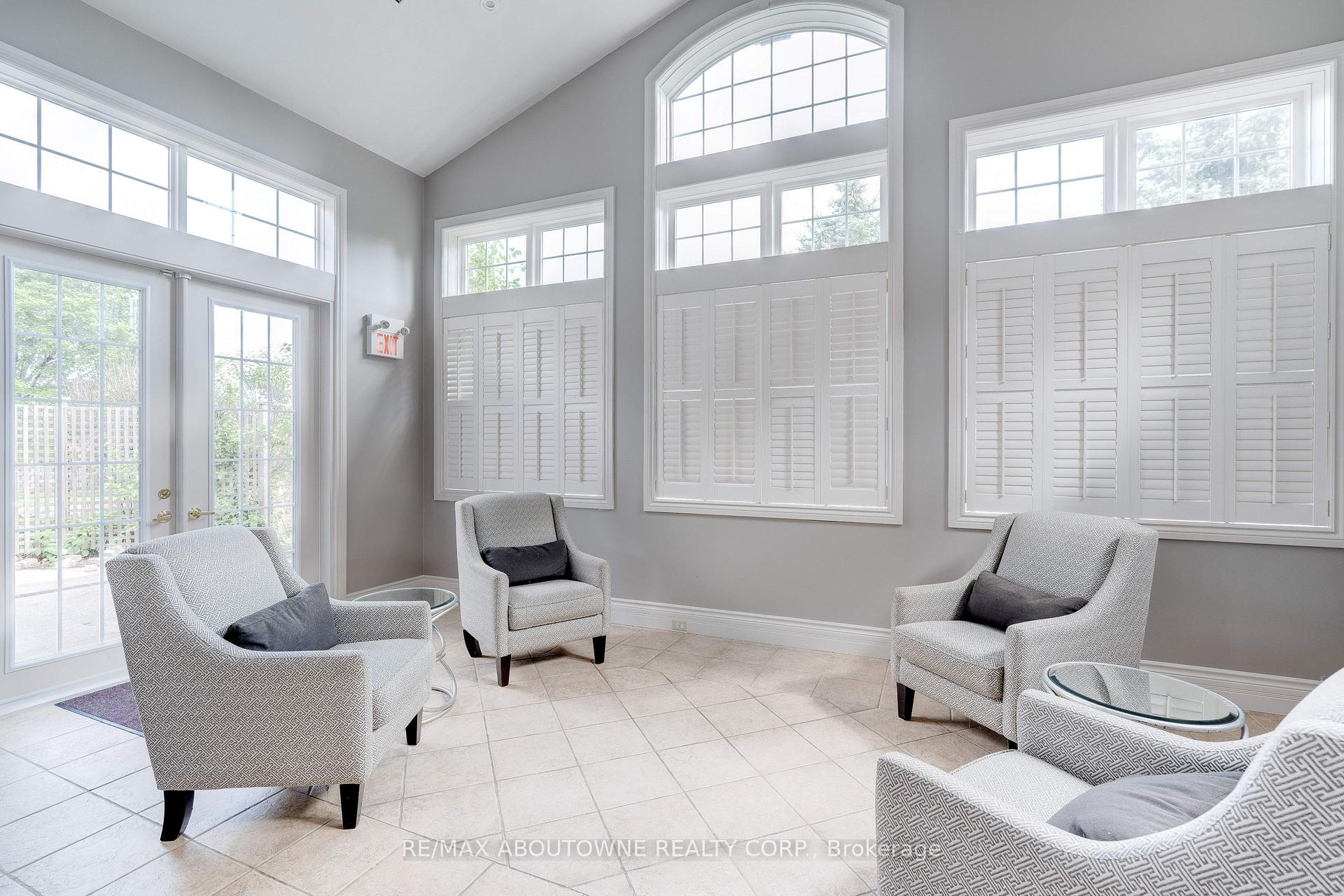 1460 Bishops Gate 212
