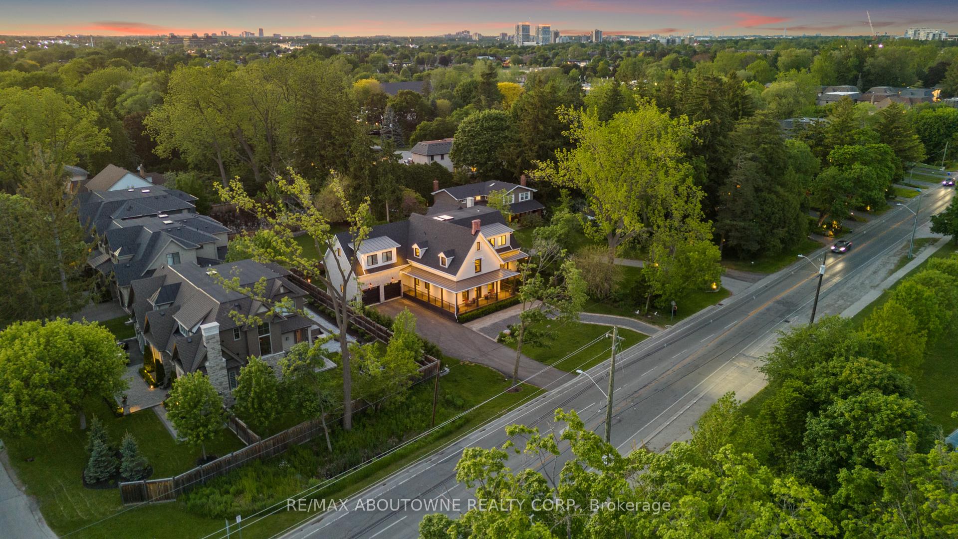489 Lakeshore Road W