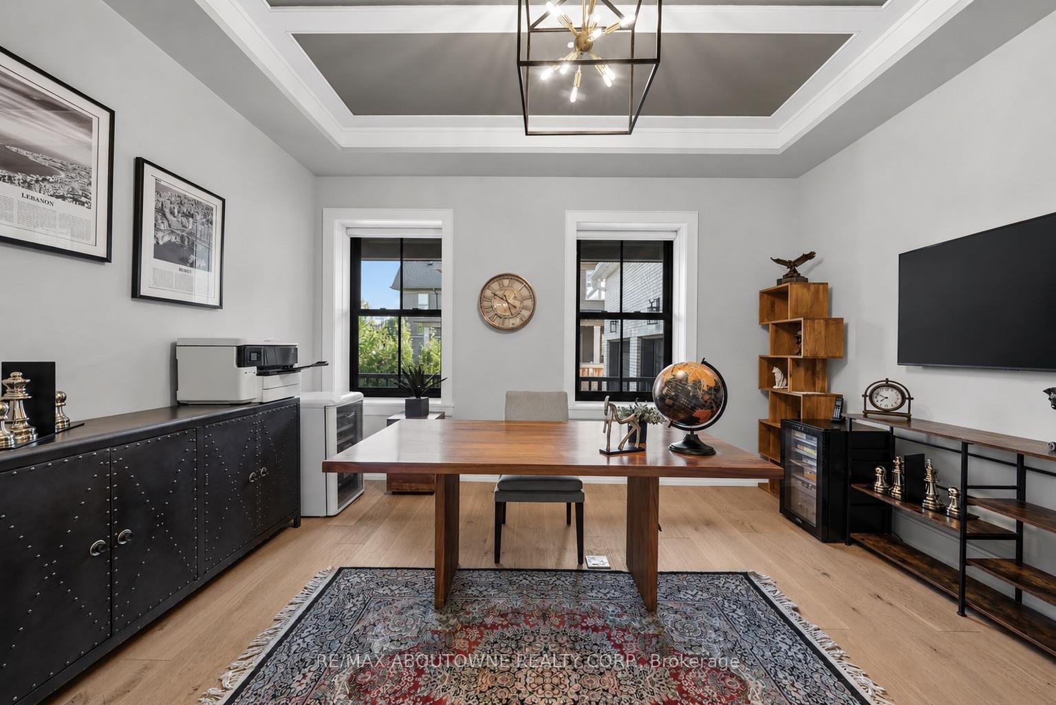 489 Lakeshore Road W
