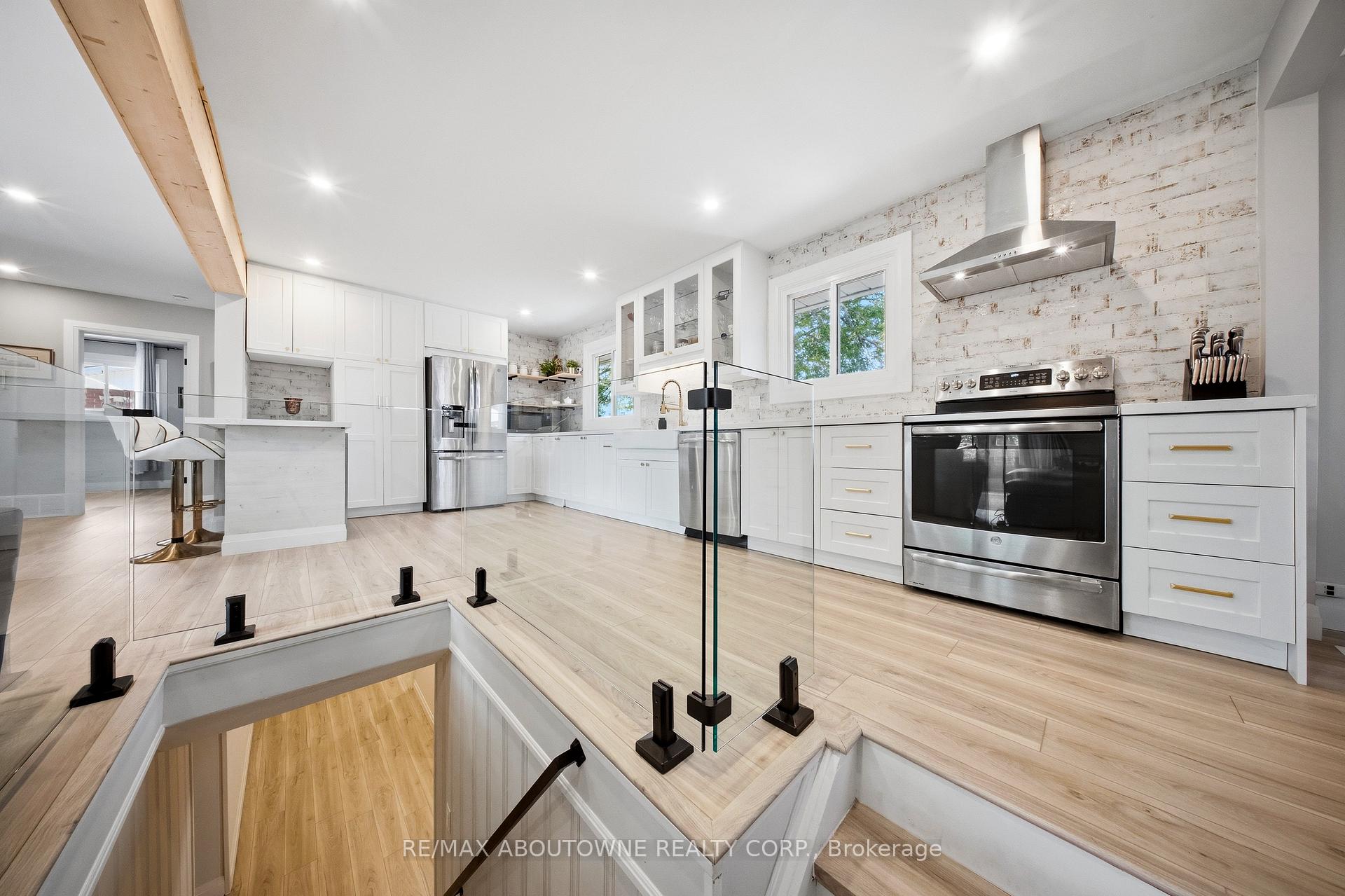 154 Lakeside Drive