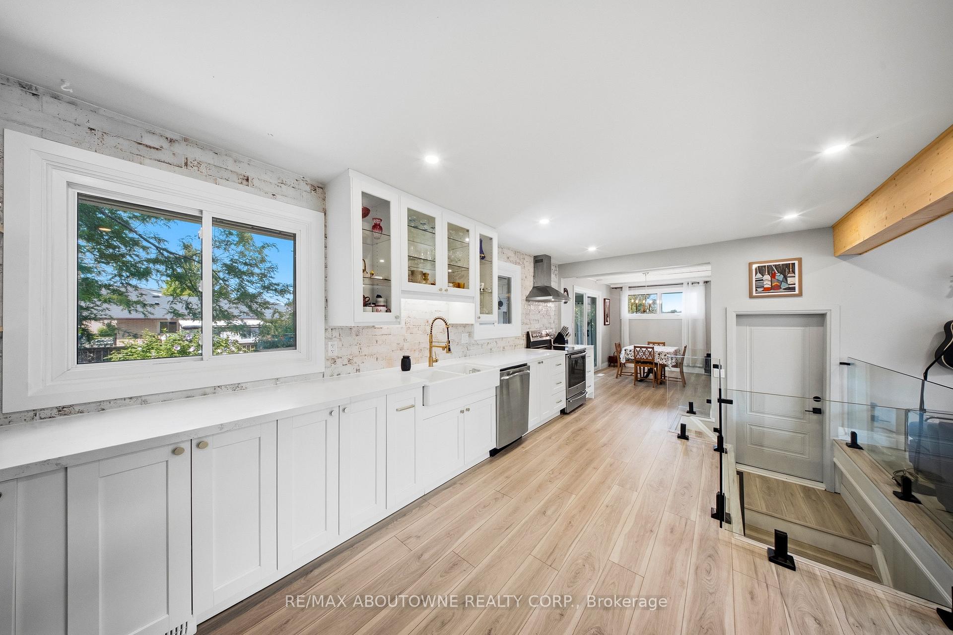154 Lakeside Drive