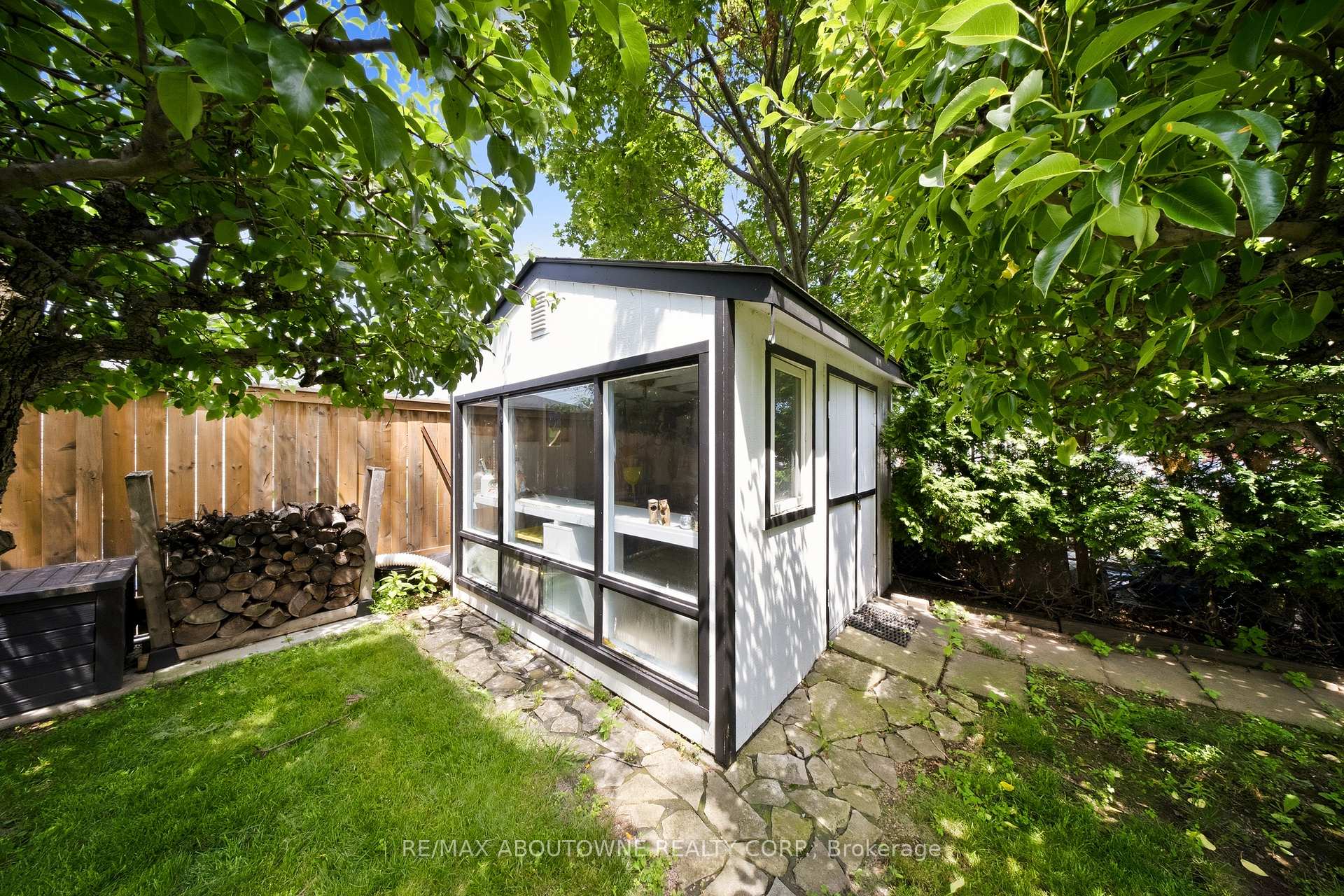 154 Lakeside Drive