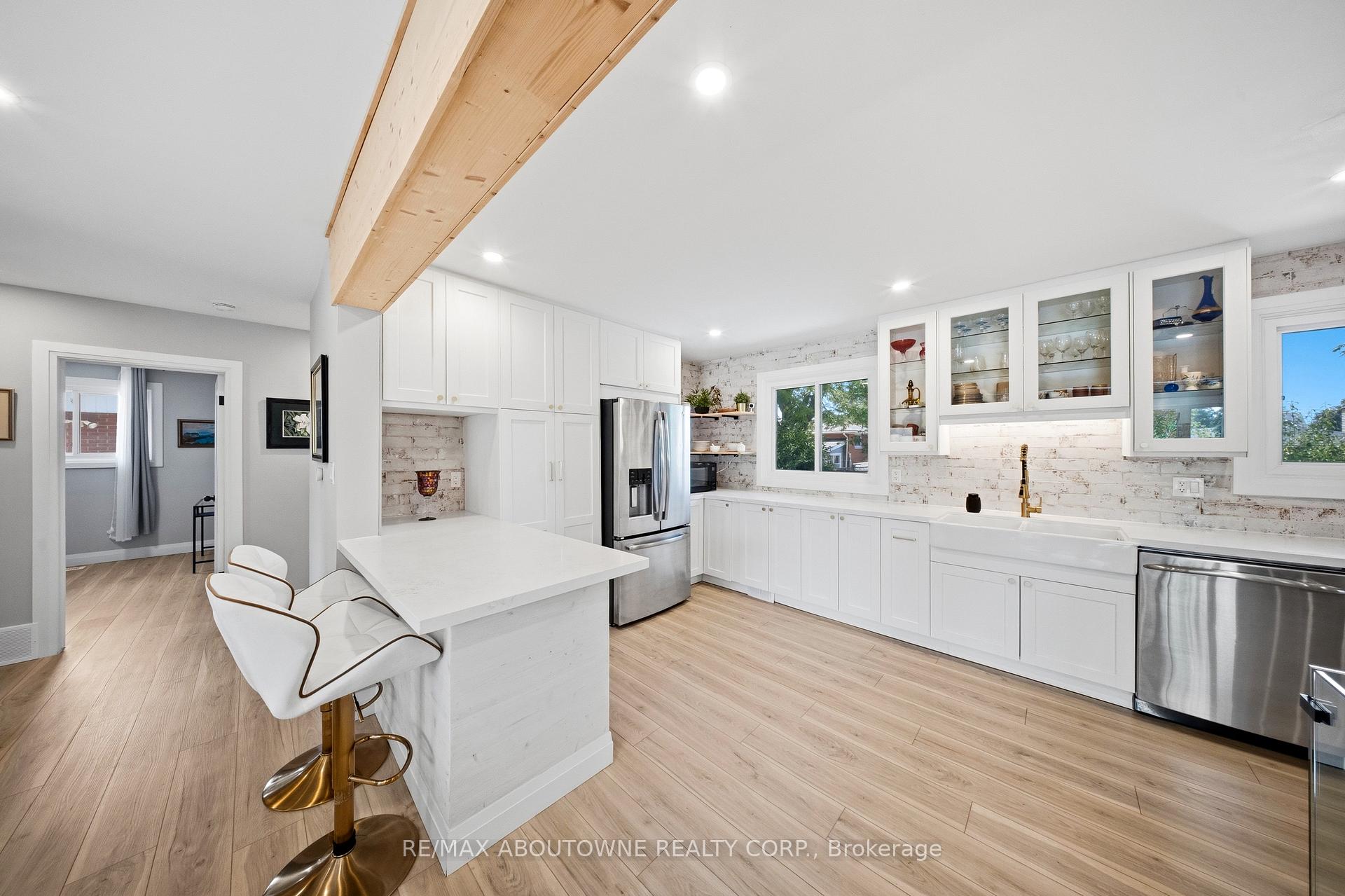 154 Lakeside Drive