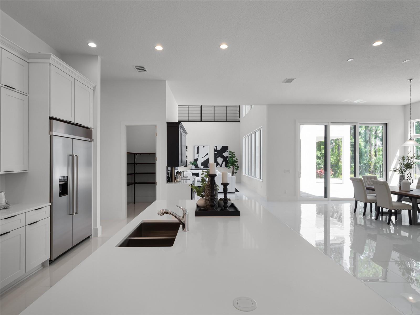 15825 PENDIO DR