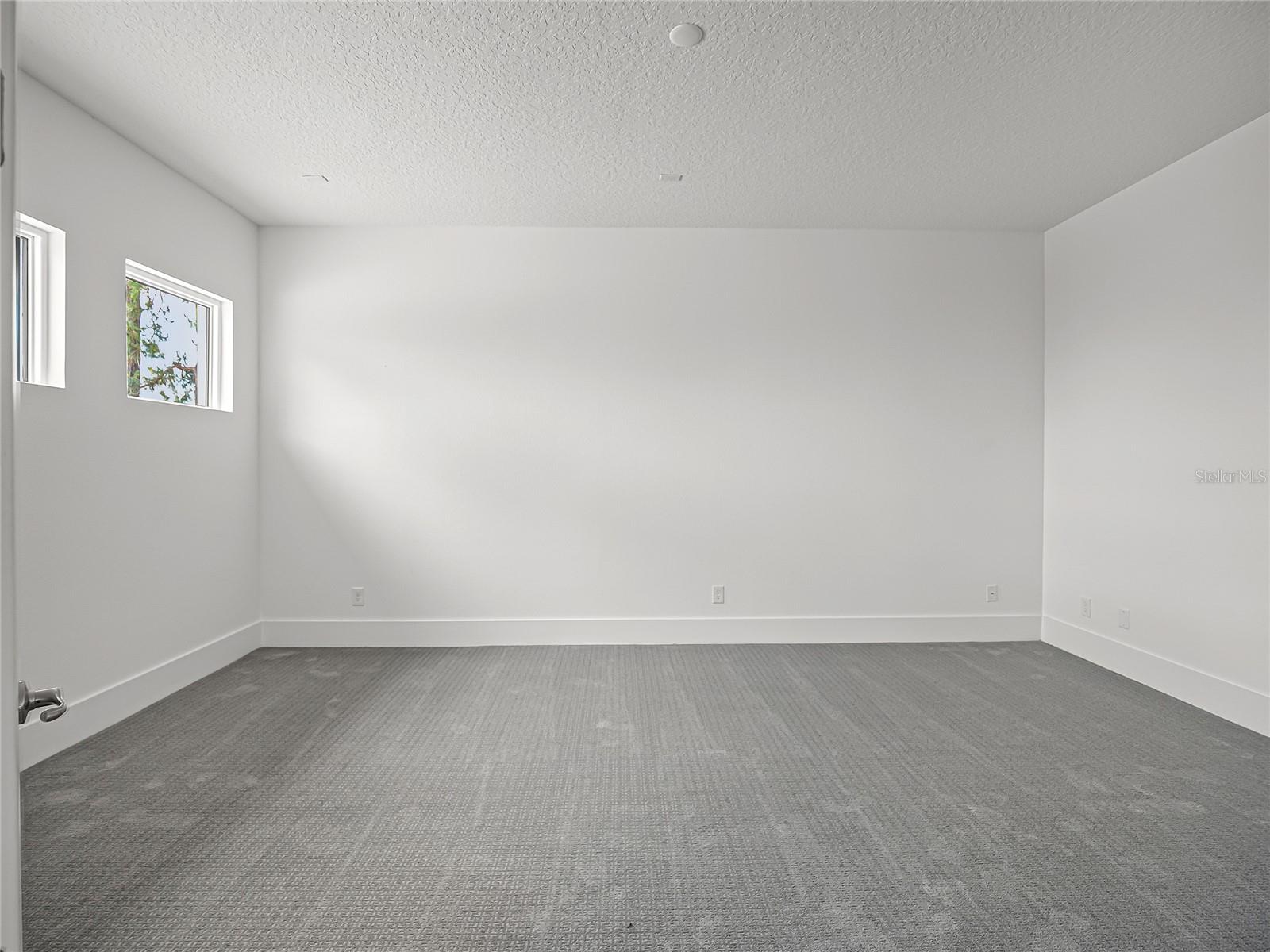 15825 PENDIO DR
