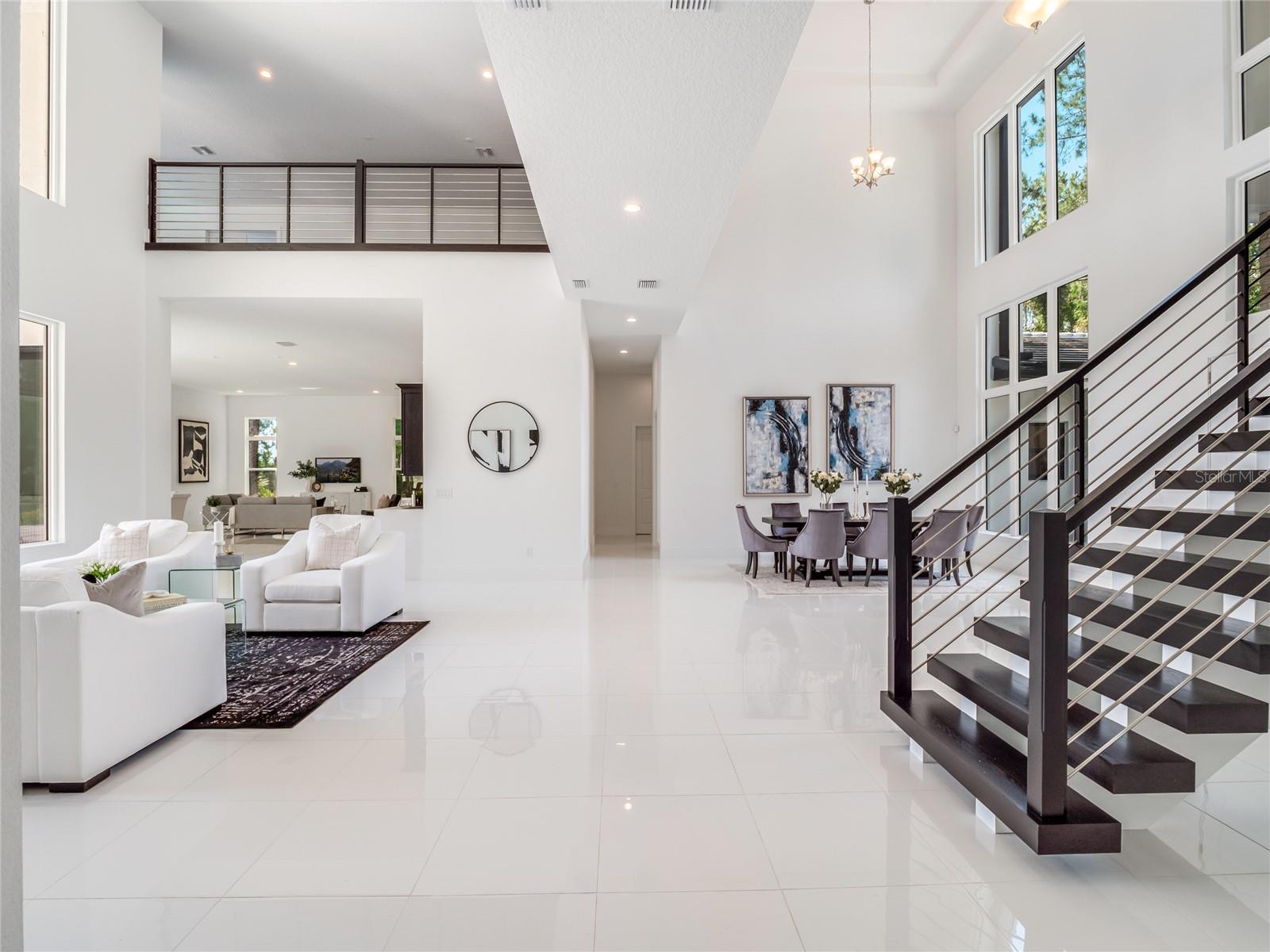 15825 PENDIO DR