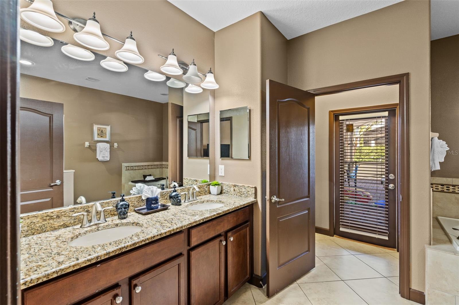 1424 WEXFORD WAY