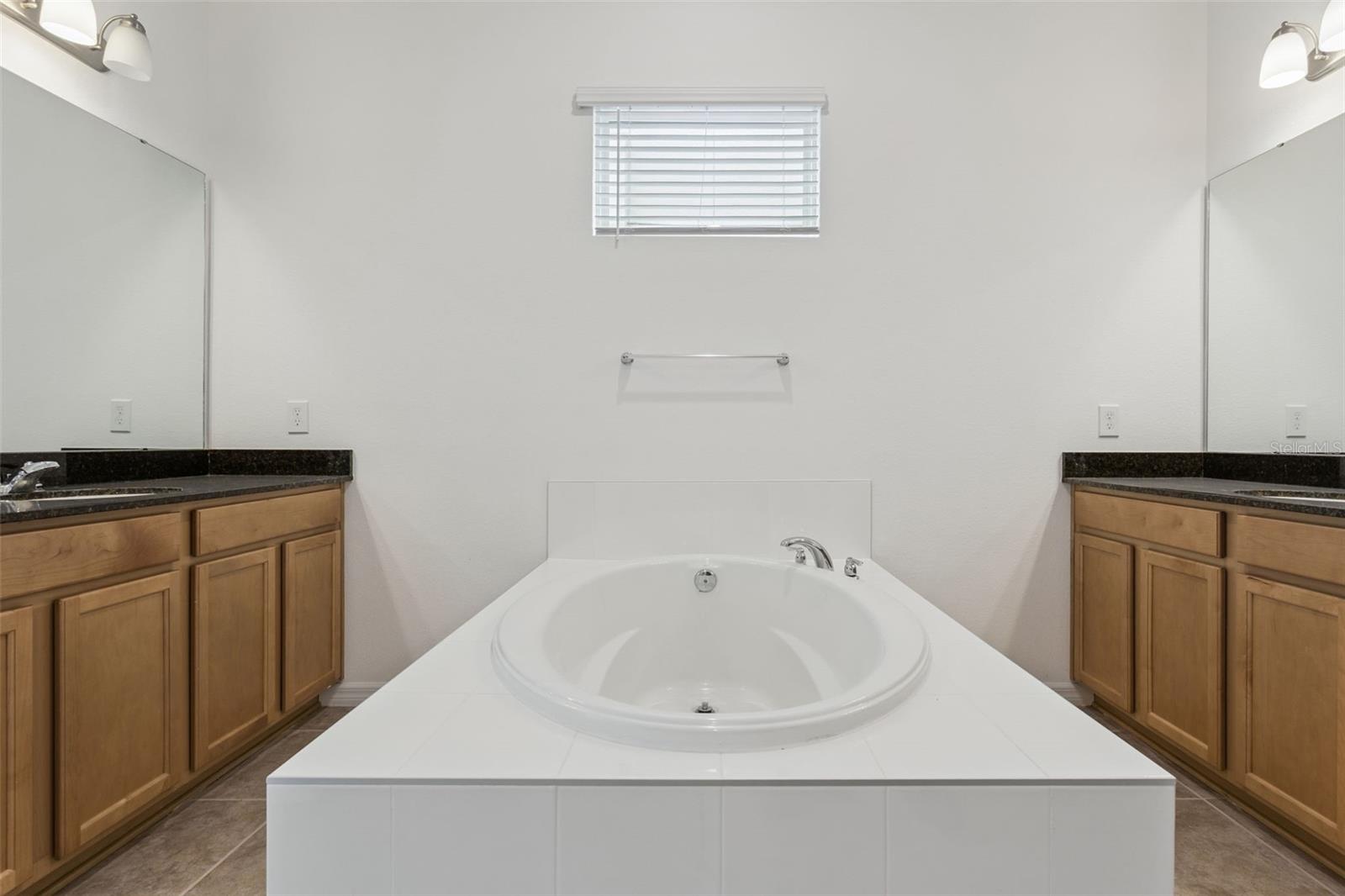 10037 AUSTRINA OAK LOOP