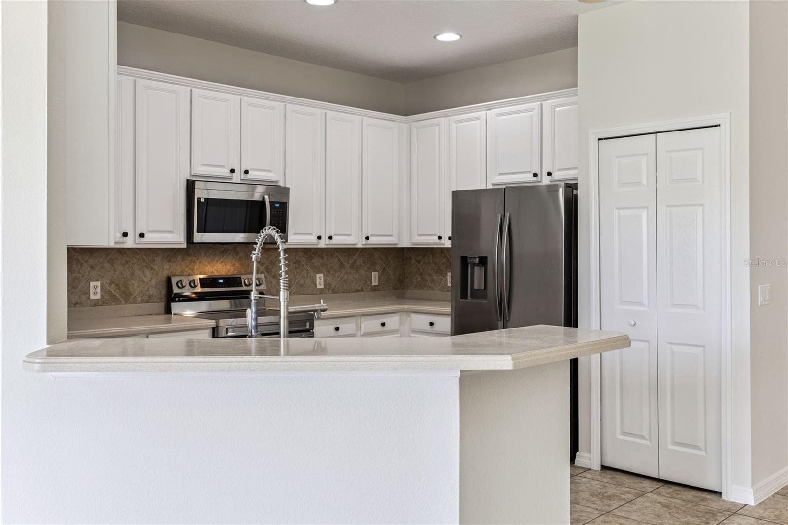 2332 BLACK LAKE BLVD