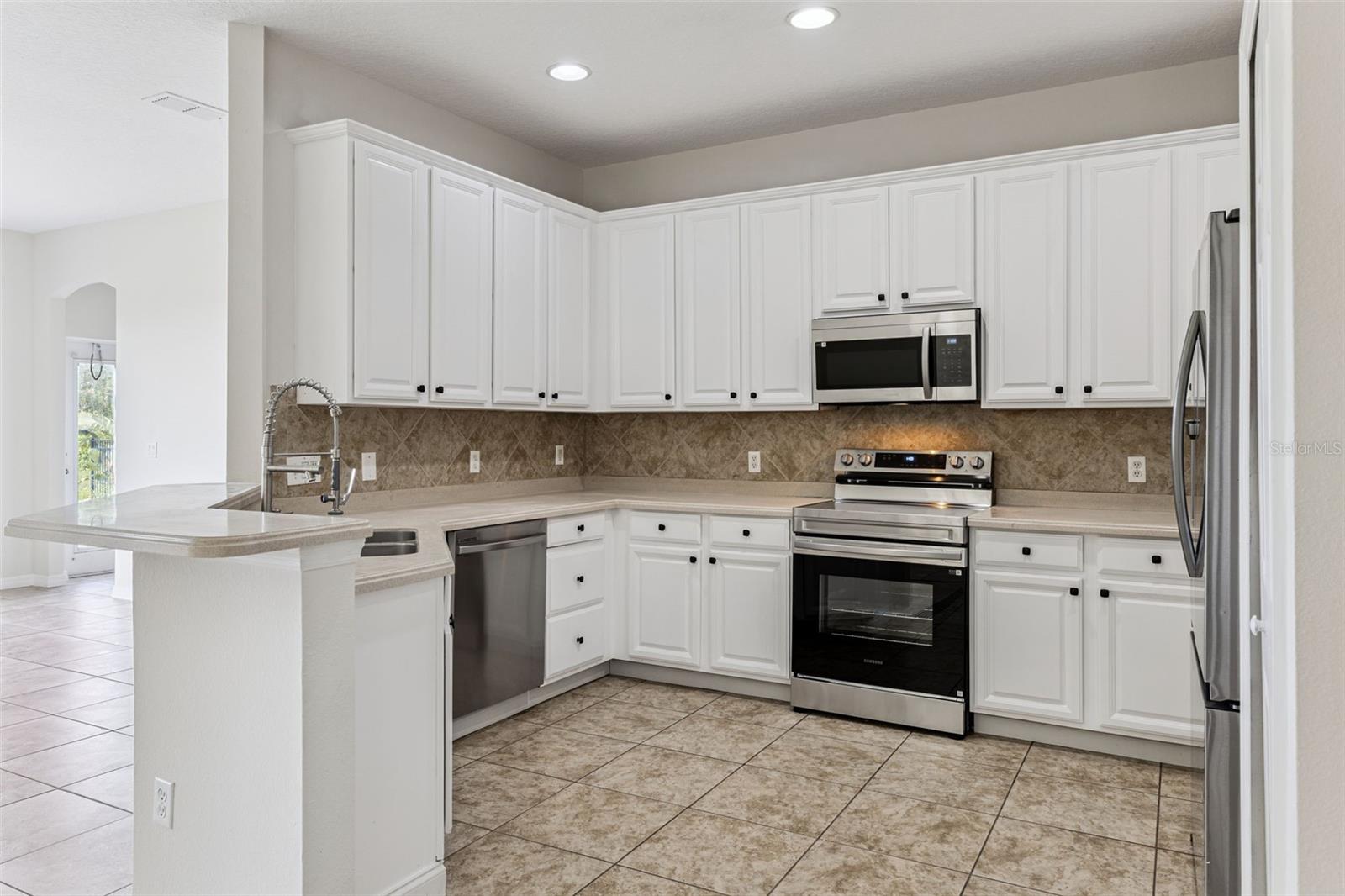 2332 BLACK LAKE BLVD