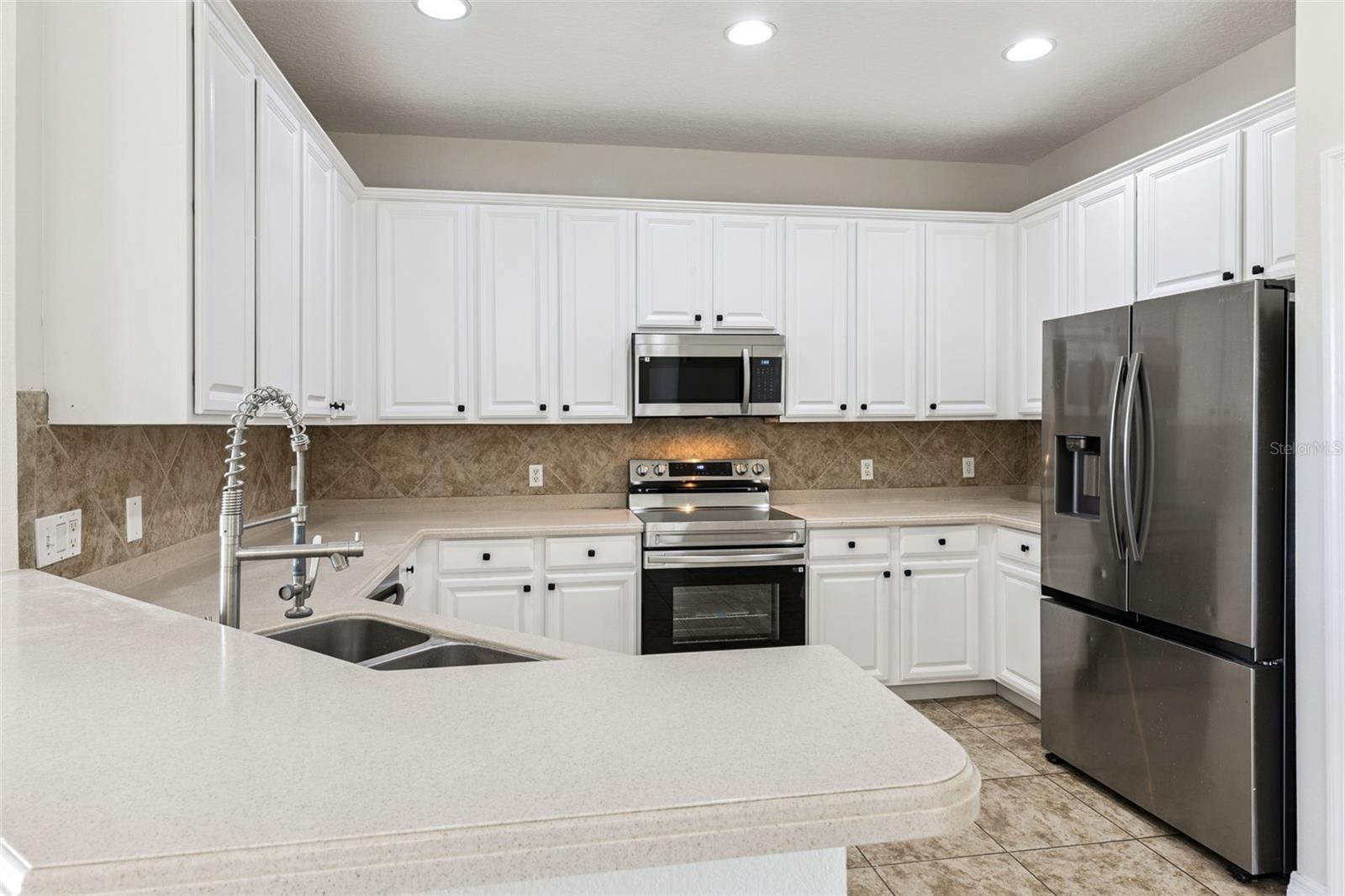 2332 BLACK LAKE BLVD