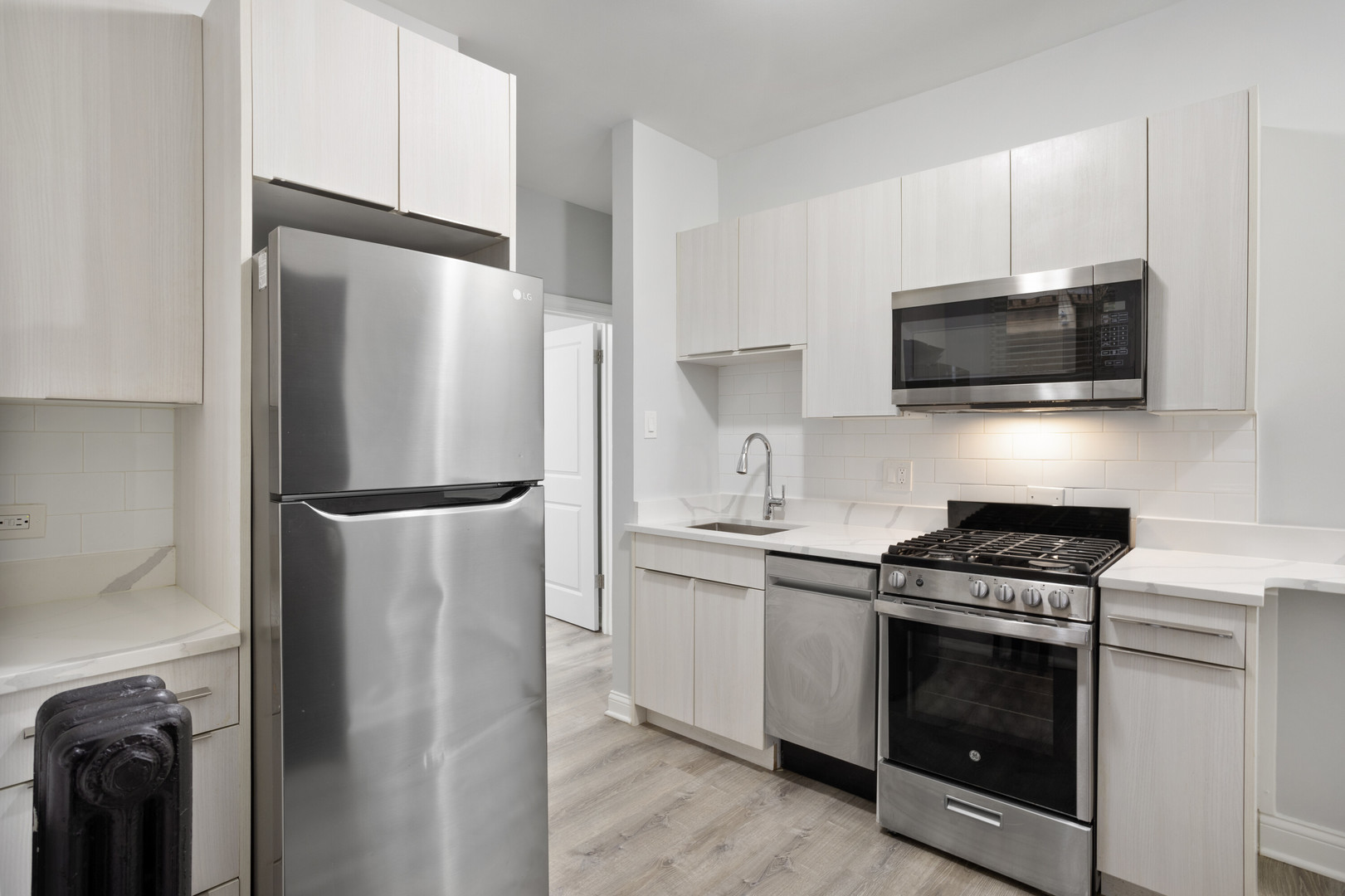 1724 W JUNEWAY Terrace Unit: 2A