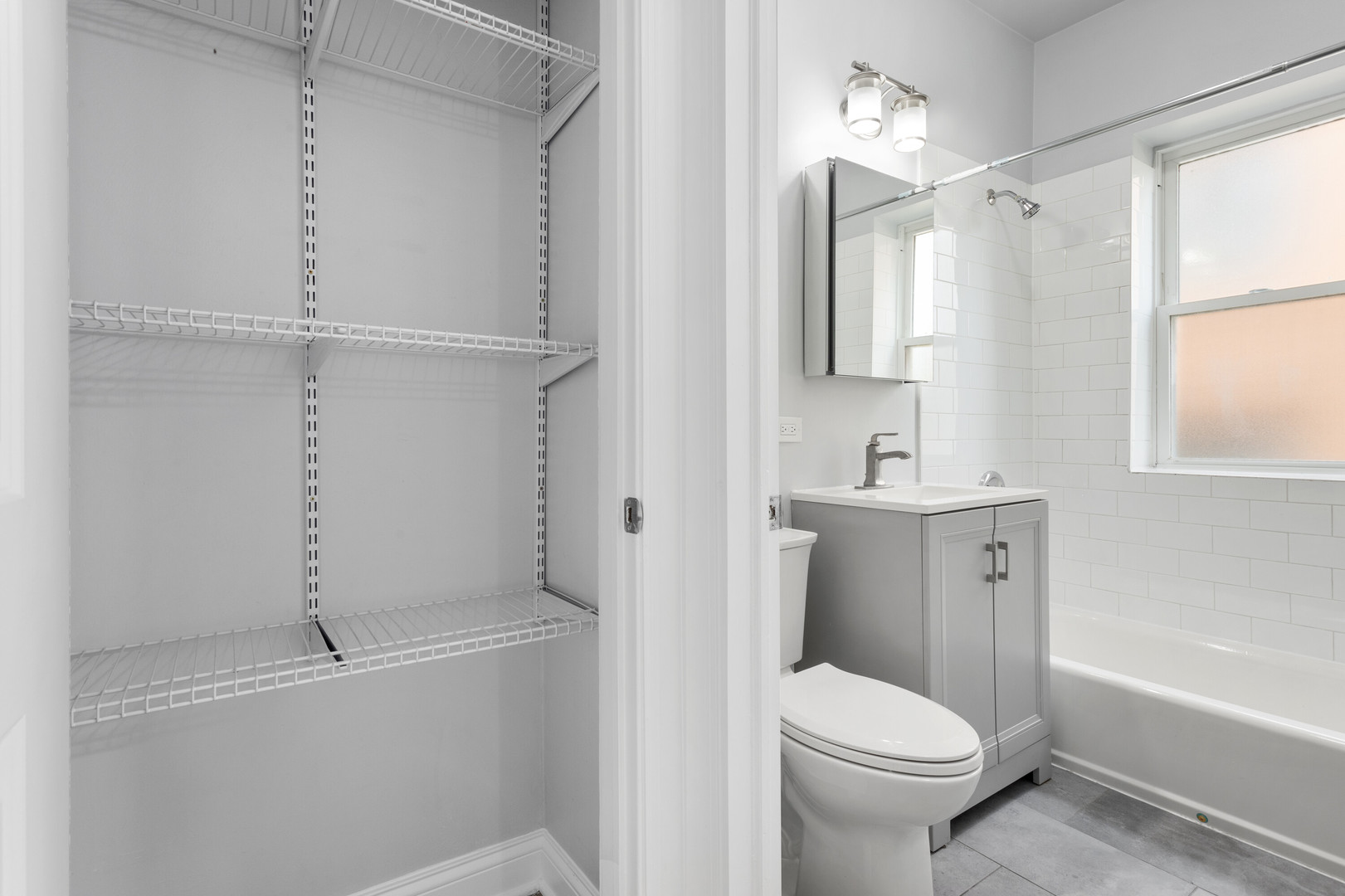 1724 W JUNEWAY Terrace Unit: 2A