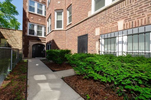 1724 W JUNEWAY Terrace Unit: 2A