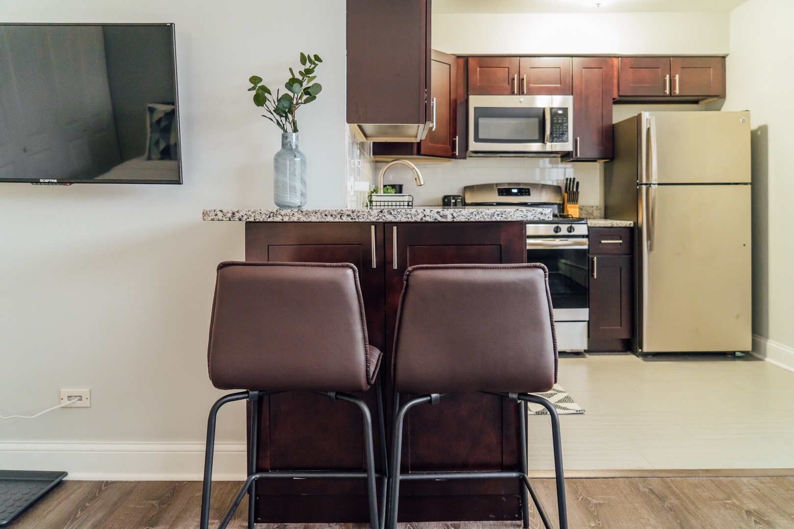 5534 N Kenmore Avenue Unit: 504